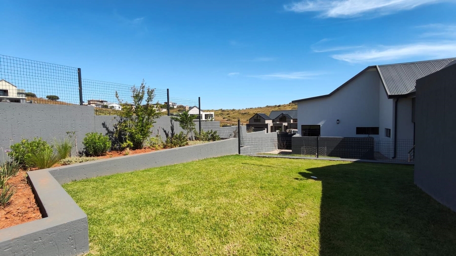4 Bedroom Property for Sale in Outeniquasbosch Western Cape